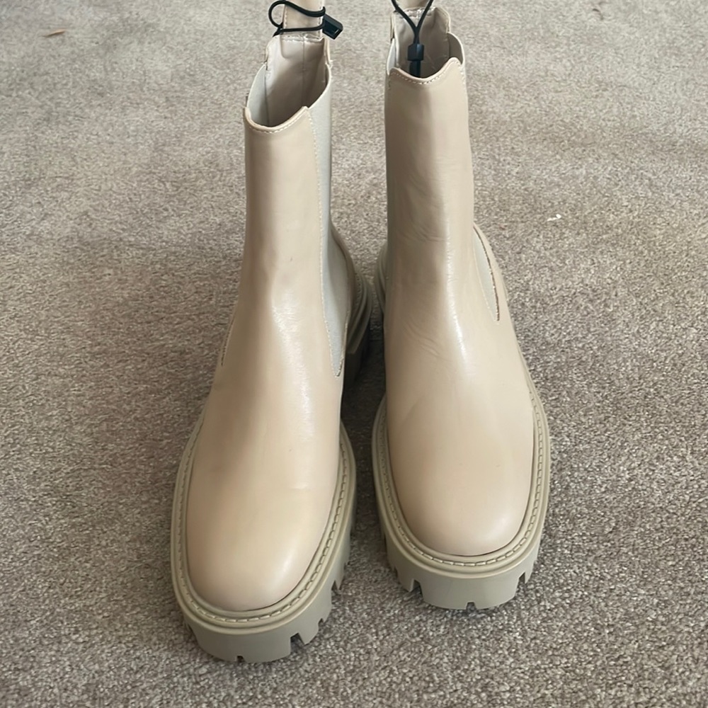 Zara brand New boots bloggers favorite!!!